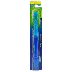 Oral B Medium Shiny Clean Toothbrush